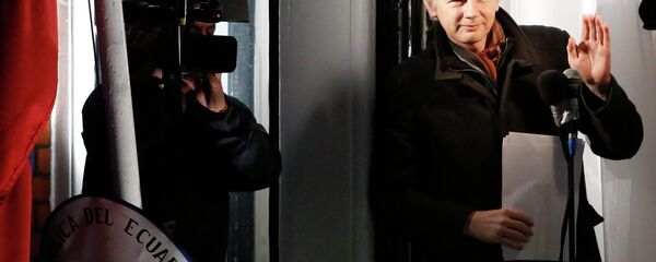 WikiLeaks founder Julian Assange gestures from the balcony of Ecuador's Embassy as he makes a speech in central London, in this file photograph dated December 20, 2012 WikiLeaks founder Julian Assange gestures from the balcony of Ecuador's Embassy as he makes a speech in central London, in this file photograph dated December 20, 2012 - Sputnik International