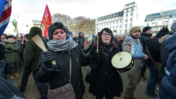 Thousands of protesters gather in front of teh Parliament in the Icelandic capital Reykjavik on February 24, 2014 - Sputnik International