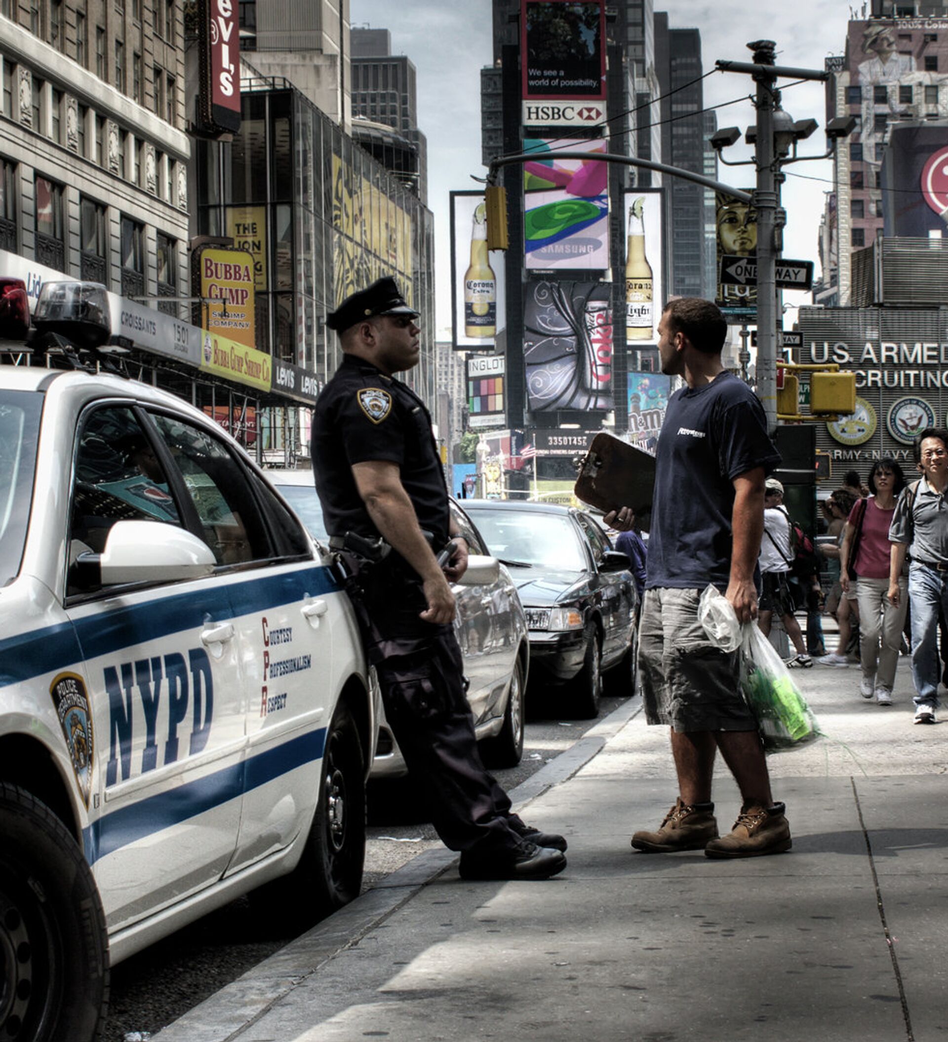 Street life 4. Полиция Нью-Йорка. Полиция США Арлингтон. Полиция Нью-Йорка до 2008. Полиция Таймс сквер.