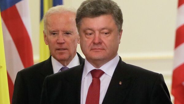 Ukrainian President Petro Poroshenko, right, and US Vice President Joe Biden prior their statement to the media at the Presidential Administration Building in Kiev. File photo - Sputnik International
