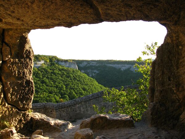 Medieval Karaite fortress city of Chufut Kale in Crimea - Sputnik International