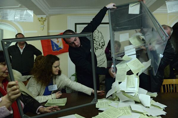 Counting votes of referendum on status of Crimea, March 2014. Counting votes of referendum on status of Crimea, March 2014. - Sputnik International