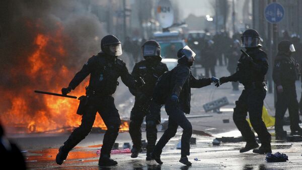 German riot police - Sputnik International