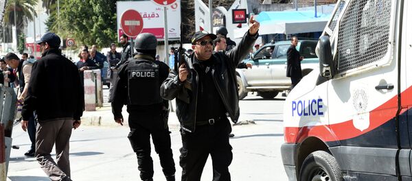 Tunisian security forces secure the area after gunmen attacked Tunis' famed Bardo Museum on March 18, 2015 - Sputnik International