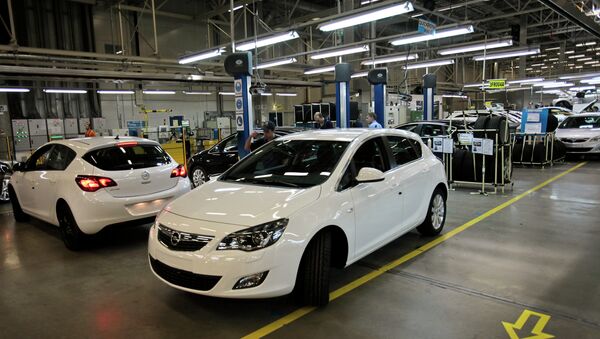 Opel Astra compacts manufactured at the General Motors plant in the Shushary-2 production zone - Sputnik International