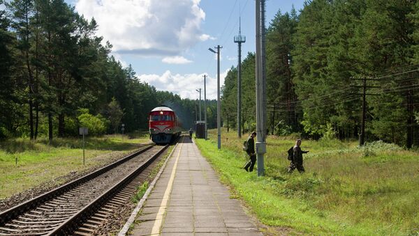 Train in  Sventniki, Vilnius County, Lithuania - Sputnik International