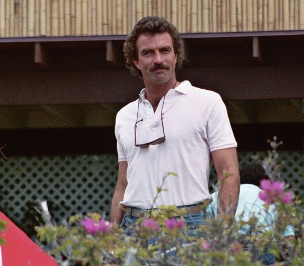 Tom Selleck, May 1984, filming Magnum P.I. at the Kahala Hilton hotel. - Sputnik International