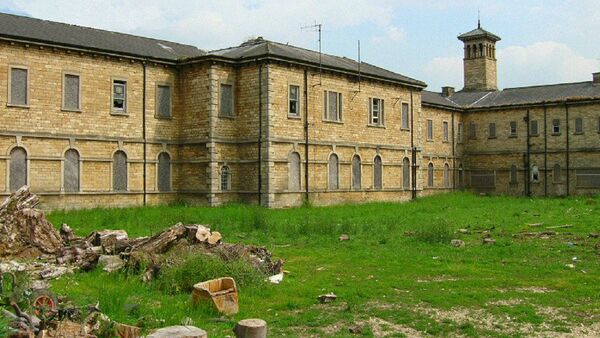 This shot shows an exercise yard at the former St Johns Hospital, Bracebridge Heath, Lincolnshire (UK) - Sputnik International