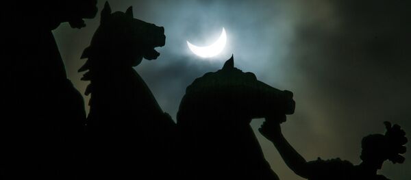 Darkness Falls Across the World: Total Solar Eclipse of March 20 Darkness Falls Across the World: Total Solar Eclipse of March 20 - Sputnik International