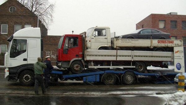 A four ton tow truck caught in a red zone was towed away in St. Petersburg on Friday night, Russian radio station Russkaya Sluzhba Novostei (Russian News Service) reports. - Sputnik International