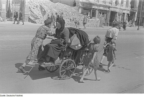 German refugees in 1945 - Sputnik International