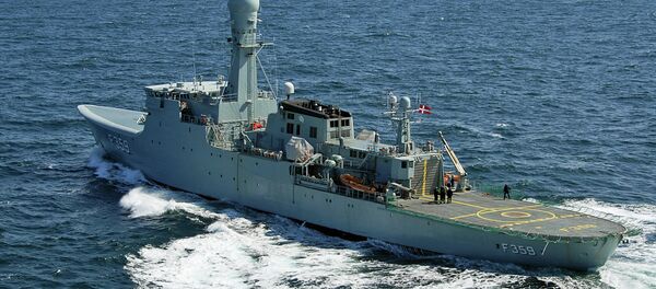 The Vaedderen, a Royal Danish Naval Ship, works with Coast Guard Cutter Tigershark, home-ported in Newport, Rhode Island., Coast Guard Cutter Spencer, home-ported in Boston The Vaedderen, a Royal Danish Naval Ship, works with Coast Guard Cutter Tigershark, home-ported in Newport, Rhode Island., Coast Guard Cutter Spencer, home-ported in Boston - Sputnik International