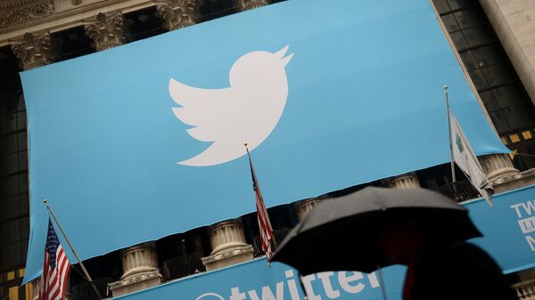 Twitter on the front of the New York Stock Exchange (NYSE) in New York - Sputnik International