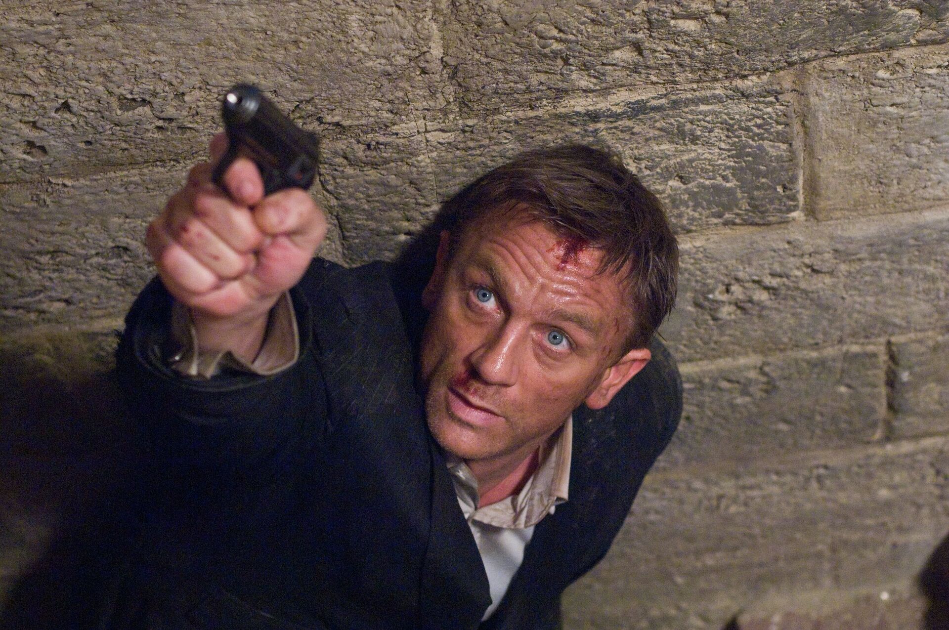 Daniel Craig stars as James Bond 007 in pursuit of an Mi6 traitor in a scene from Quantum of Solace - Sputnik International, 1920, 14.10.2021