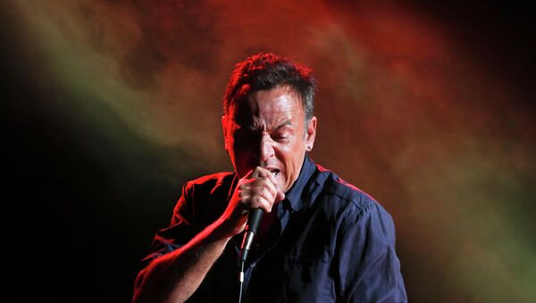 Musician Bruce Springsteen performs during the Stand Up for Heroes event at Madison Square Garden - Sputnik International