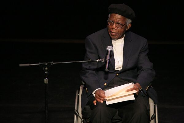 Chinua Achebe speaking at the 50th Anniversary of Things Fall Apart. Chinua Achebe speaking at the 50th Anniversary of Things Fall Apart. - Sputnik International