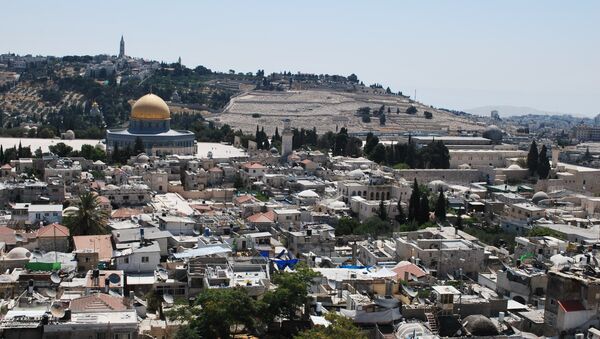 Isareli settlers are colonizing Palestinian territory under the guise of moving in to areas to protect historic archaeological sites. - Sputnik International