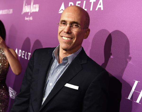 Dreamworks CEO Jeffrey Katzenberg introduced Weinstein at the SWC tribute dinner on Tuesday. - Sputnik International