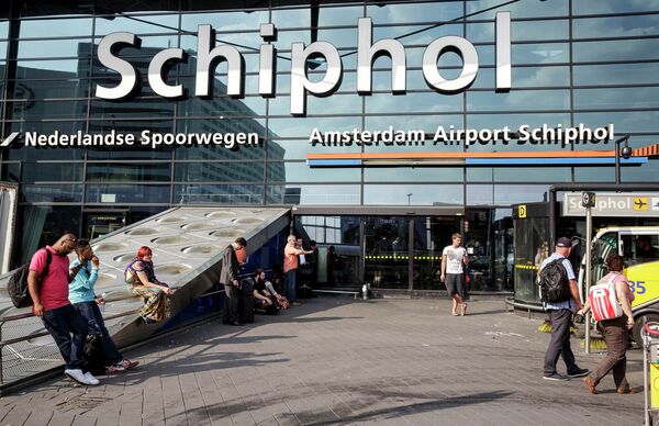 Netherlands Vows to Do 'Everything it Takes' to Save KLM, Schiphol Airport Amid Coronavirus - Sputnik International
