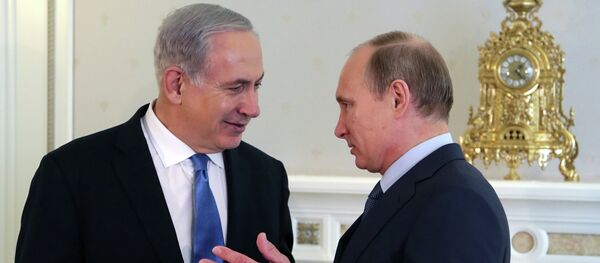 Russia's President Vladimir Putin (R) and Israeli Prime Minister Benjamin Netanyahu speak during their meeting at Putin's residence in the Black Sea resort of Sochi, on May 14, 2013 - Sputnik International