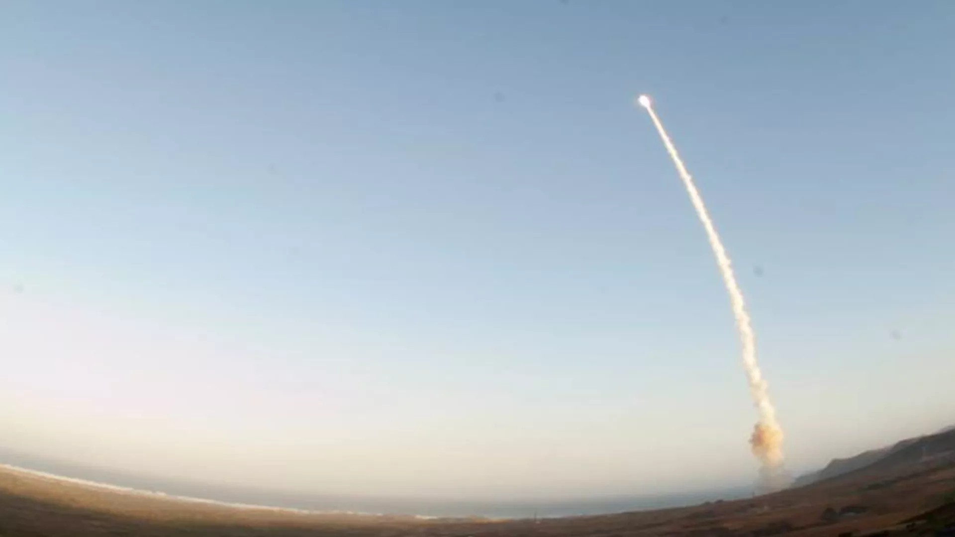 An image provided by Vandenberg Air Force Base shows an unarmed Minuteman III intercontinental ballistic missile being launched during an operational test Wednesday May 22, 2013, from Launch Facility-4 on Vandenberg AFB, Calif - Sputnik International, 1920, 04.08.2024