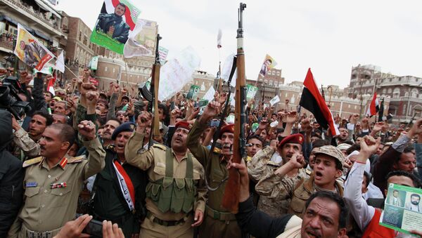 Shiite rebels, known as Houthis, gather to protest against Saudi-led airstrikes, during a rally in Sanaa, Yemen - Sputnik International