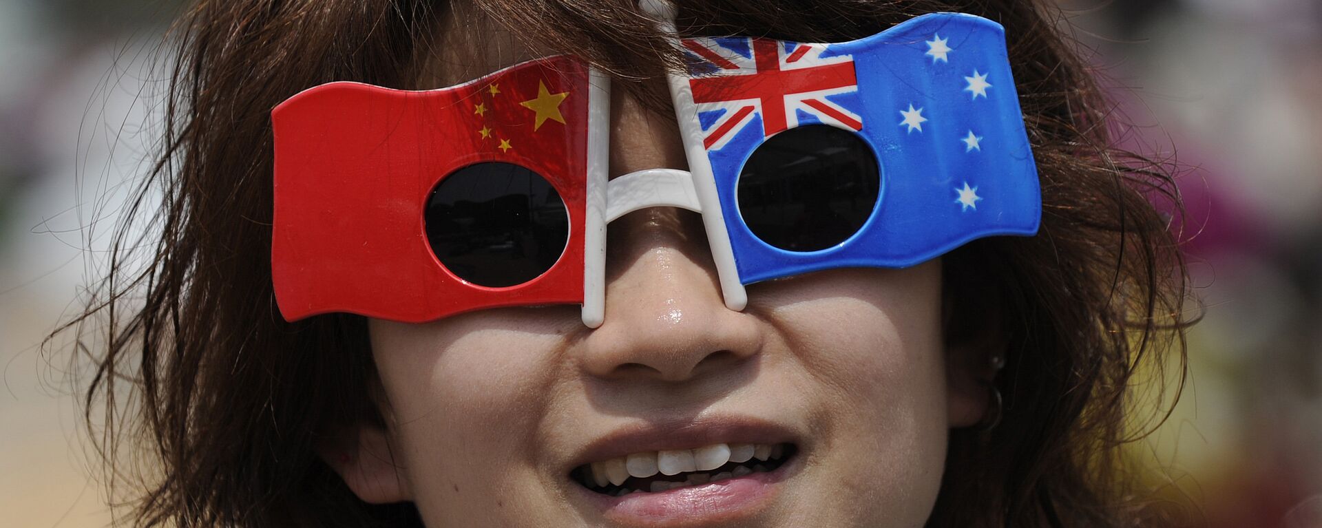 A visitor is seen at the Australia pavillion on the second day of the World Expo 2010 in Shanghai  - Sputnik International, 1920, 25.05.2022