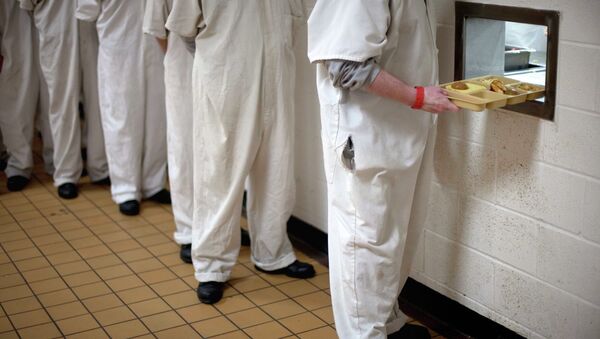 The for-profit company contracted to feed Michigan's prisoners has come under fire once again amid revelations that they served prisoners food after it had been thrown in the trash. - Sputnik International