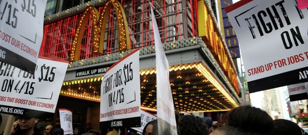 People participate in rally in front of a McDonalds People participate in rally in front of a McDonalds - Sputnik International