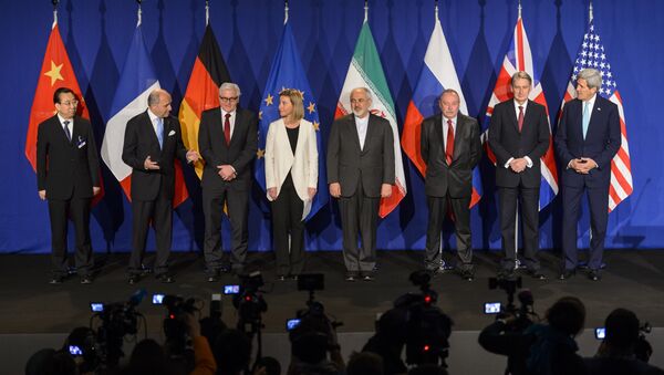 P5+1 and Iran representative pose prior to the announcement of an agreement on Iran nuclear talks on April 2, 2015 - Sputnik International
