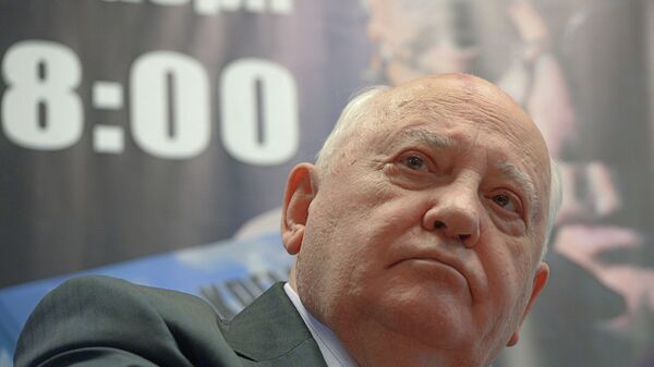 Mikhail Gorbachev meets with readers during presentation of his book After the Kremlin - Sputnik International