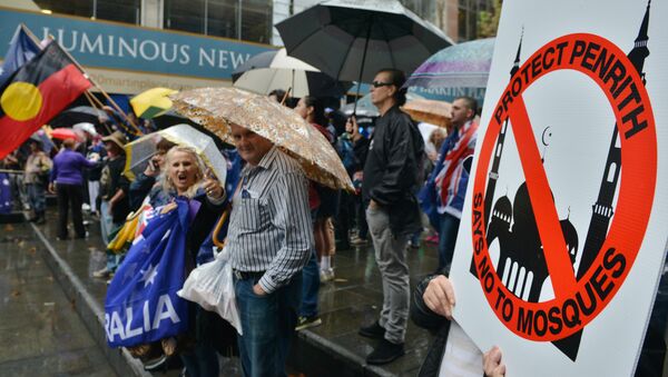 Protesters attend a “Reclaim Australia” rally to oppose religious extremism in Sydney on April 4, 2015 - Sputnik International