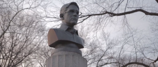 A group of anonymous artists illegally installed a 100-pound bust of whistleblower Edward Snowden. A group of anonymous artists illegally installed a 100-pound bust of whistleblower Edward Snowden. - Sputnik International