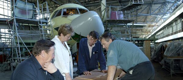 Workers at the Kharkiv aviation factory. Archive photo. - Sputnik International