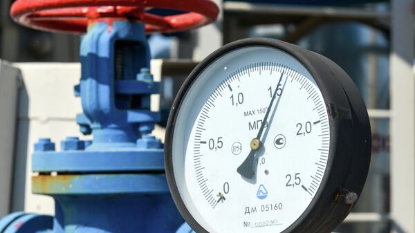 A picture shows a pressure gauge at a compressor station of Ukraine's Naftogaz national oil and gas company near Kharkov on August 5, 2014 - Sputnik International