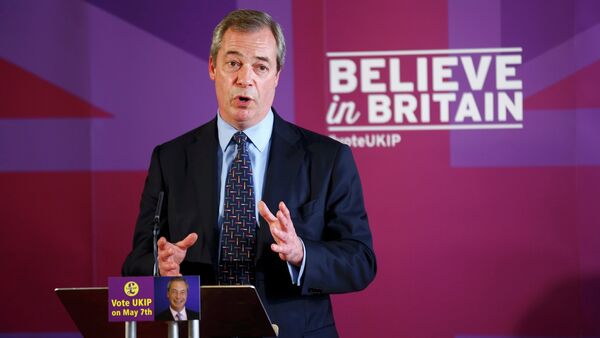 United Kingdom Indenpence Party leader Nigel Farage delivers a speech in Dudley, central England, April 7, 2015 - Sputnik International