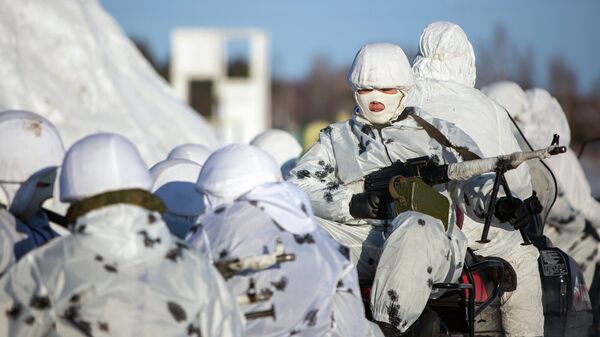 Cadets in the unique Russian Arctic infantry Marshal Rokossovsky Far East Higher Command School (DVVKU) during training exercises on a range in the Amur Region - Sputnik International
