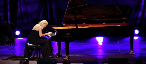 Ukraine-born classical pianist Valentina Lisitsa Ukraine-born classical pianist Valentina Lisitsa - Sputnik International