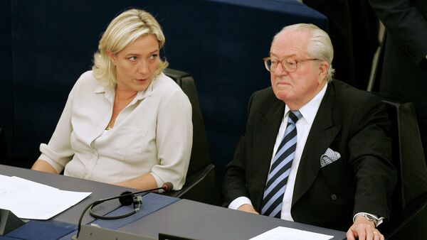 Jean-Marie Le Pen, right, and his daughter Marine Le Pen sit at the European Parliament, in Strasbourg, eastern France - Sputnik International