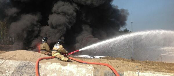 Oil tank catches fire in Irkutsk Region - Sputnik International