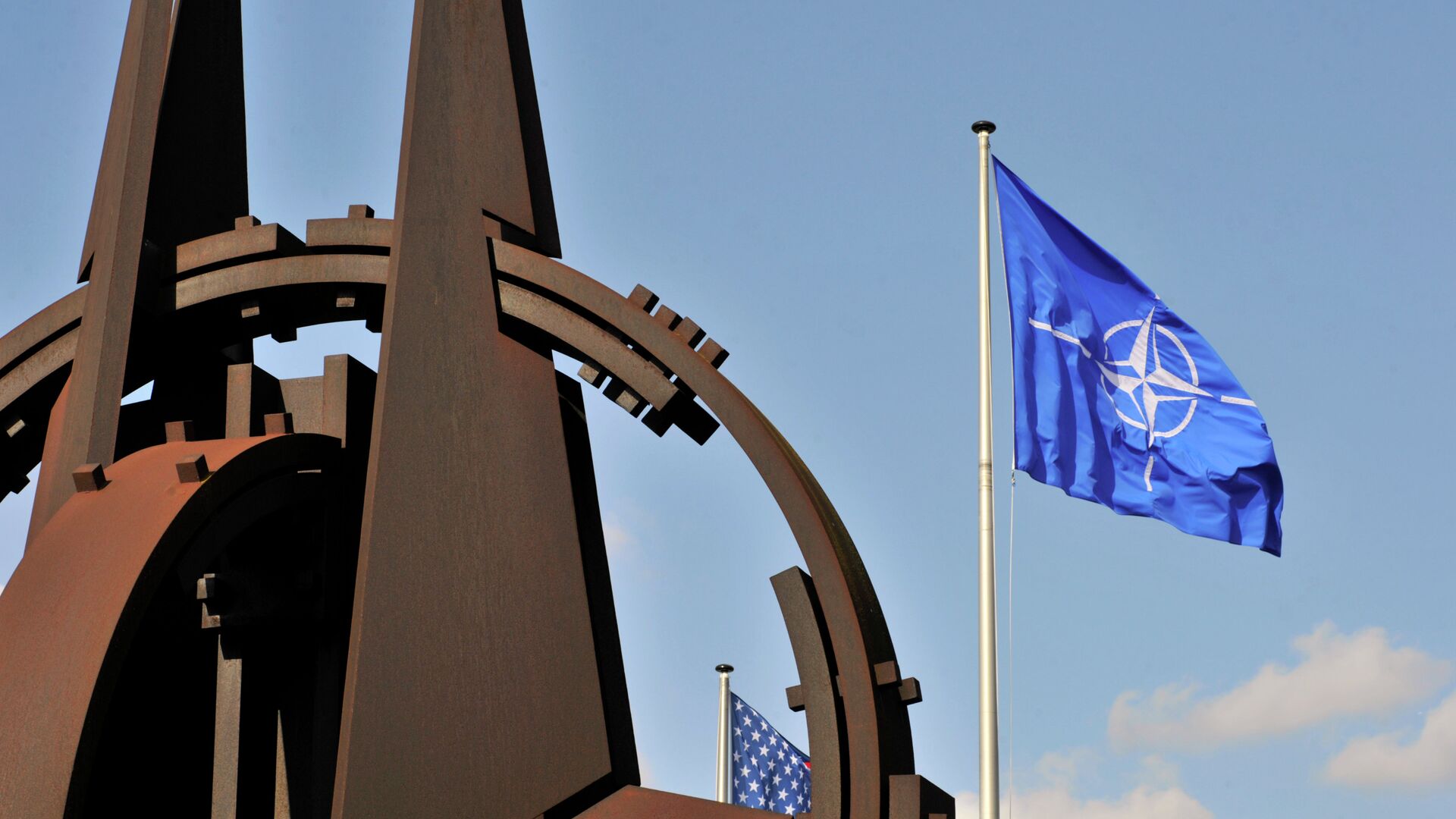NATO flag in the wind at the NATO headquarters in Brussels. (File) - Sputnik International, 1920, 28.03.2022
