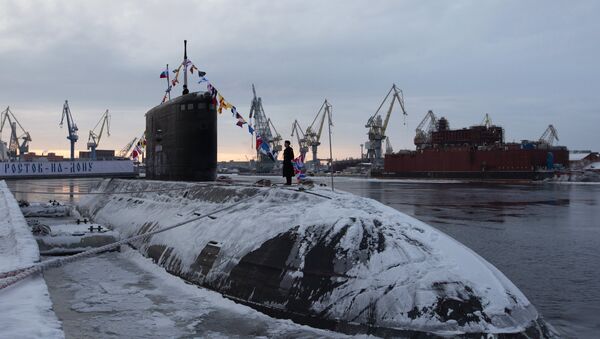 Raising the Navy flag ceremony on board the Rostov-on-Don submarine - Sputnik International