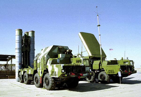 A Russian S-300 anti-aircraft missile system is on display in an undisclosed location in Russia A Russian S-300 anti-aircraft missile system is on display in an undisclosed location in Russia - Sputnik International
