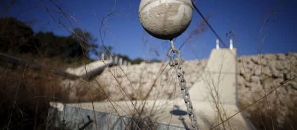 Docks that collapsed when the water receded are seen at Lake Cachuma in Santa Barbara, California - Sputnik International