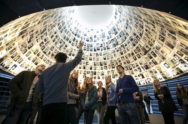 Never Forget: Holocaust Remembrance Day - Sputnik International