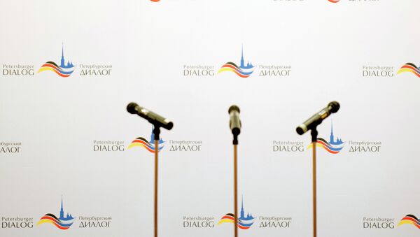 Microphones stand on the podium of the German-Russian forum Petersburg Dialogue - Sputnik International