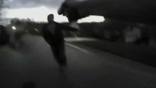 Screenshot from Richmond Officer Jesse Kidder's body cam showing his attack - Sputnik International