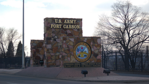 One of the main entrance signs at Fort Carson - Sputnik International