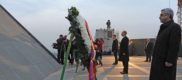 December 2, 2013. From right: Armenian President Serzh Sargsyan and Russian President Vladimir Putin during the wreath laying ceremony at the Memorial to the Ottoman Empire's 1915 Armenian Genocide in Yerevan. December 2, 2013. From right: Armenian President Serzh Sargsyan and Russian President Vladimir Putin during the wreath laying ceremony at the Memorial to the Ottoman Empire's 1915 Armenian Genocide in Yerevan. - Sputnik International