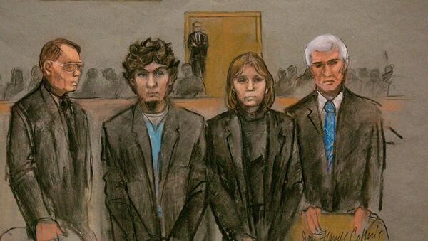 A courtroom sketch shows Boston Marathon bombing suspect Dzhokhar Tsarnaev (2nd L) and his defense team as the verdict is read at the federal courthouse in Boston, Massachusetts April 8, 2015 - Sputnik International